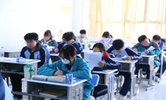 又是一年出門打工季，2024低學(xué)歷打工人的出路在哪里?