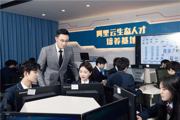 中考動向丨中考or學技術,成績不理想初中生要做兩手準備!?