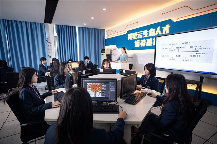 校企融合研討會 | 促進產(chǎn)教融合，推動校企“雙元”育人！