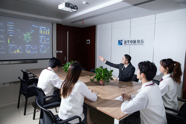 互聯(lián)網(wǎng)技術(shù)助力中國(guó)制造2025，呈現(xiàn)發(fā)展新機(jī)遇