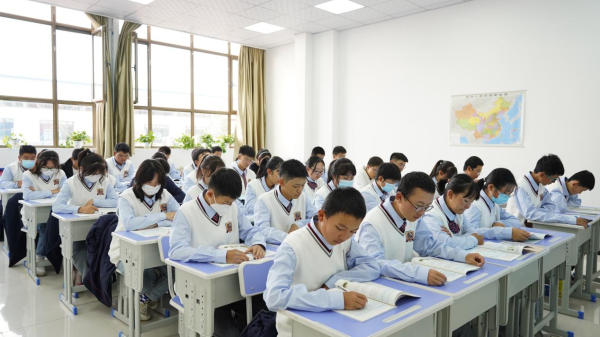 中考不如愿，初中畢業(yè)學(xué)什么技術(shù)好一點(diǎn)？去哪里學(xué)？