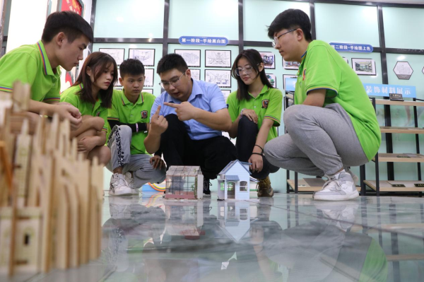 甘肅哪里的中專院校好?初高中生有什么好出路?