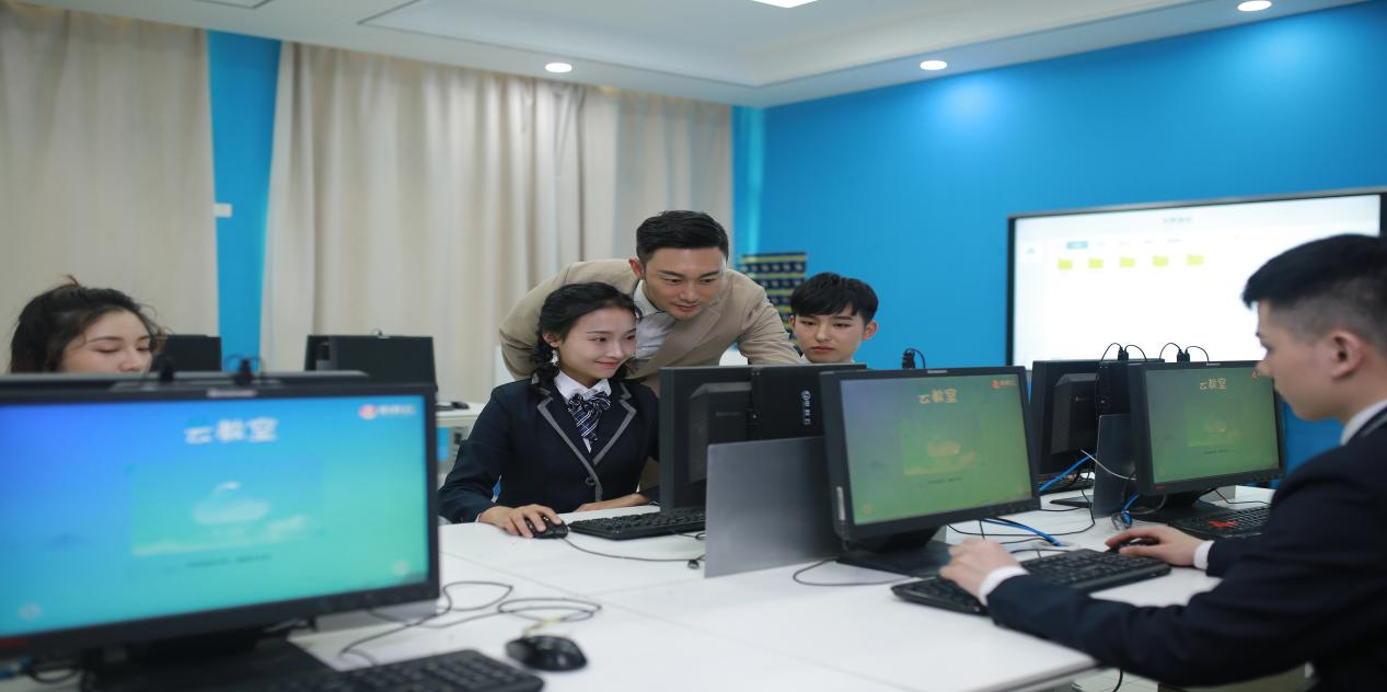 初中女生學什么專業有前景?