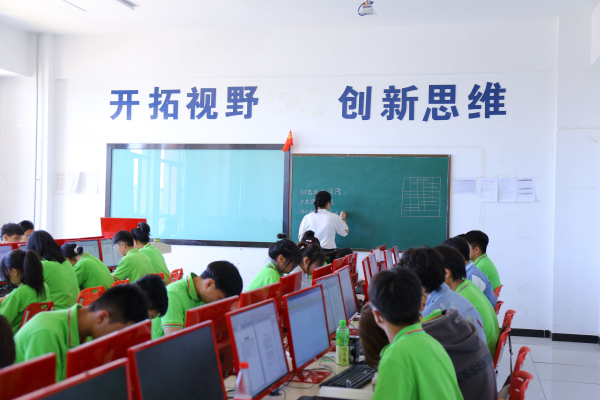 初中生讀不了高中,上什么學(xué)校好?