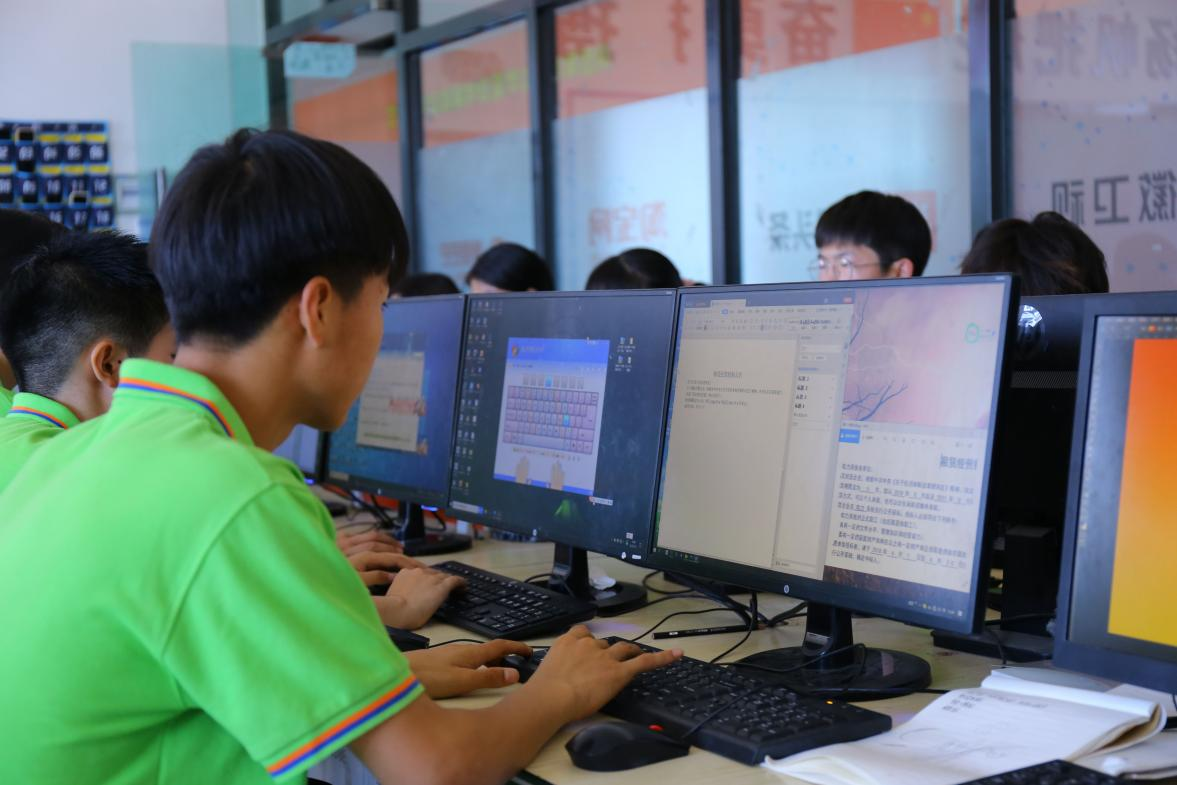 高中生除了考大學，還有什么好出路？