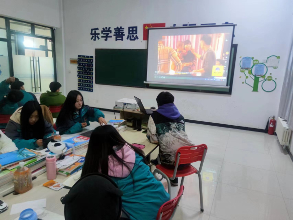 知恩于心 與愛同行 蘭州新華感恩節(jié)活動